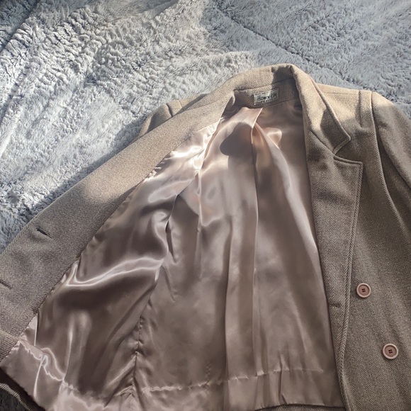 Blazer - Picture 3 of 15